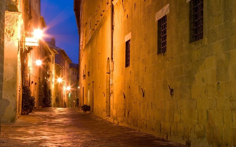 BRINDISI DI CAPODANNO IN VAL D'ORCIA TRA GUSTO E CULTURA
